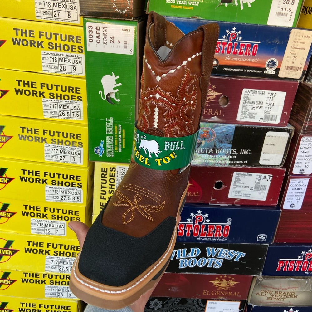 Steel toe work boot - Picture 2 of 3